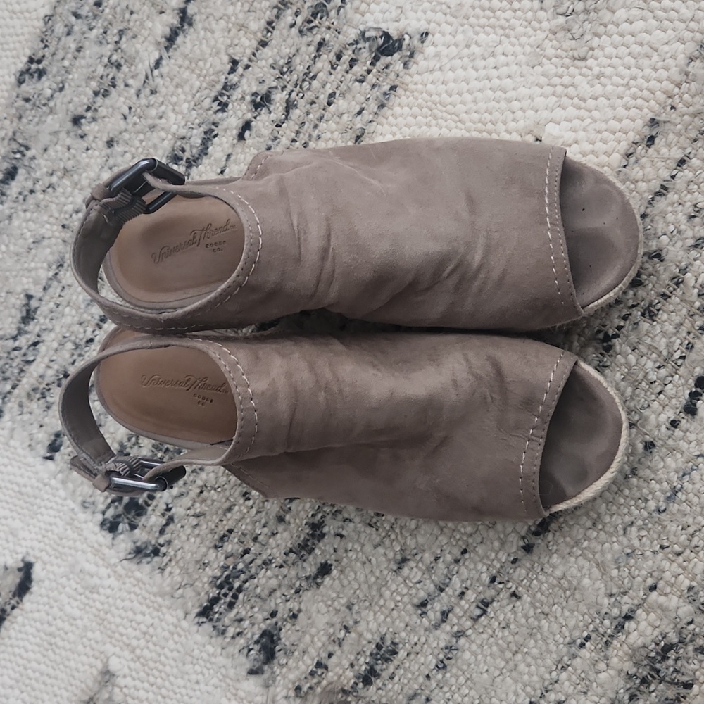 Universal Thread Espadrilles Wedges 8 - Picture 6 of 7